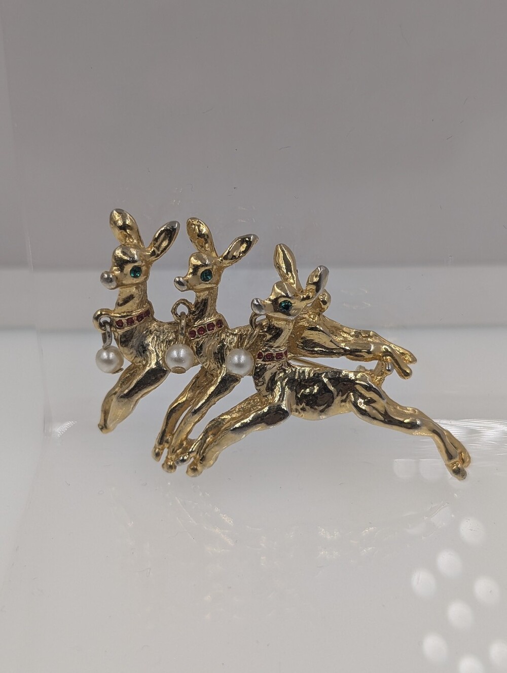 VINTAGE AAI Reindeer Brooch Pin | Trio of Leaping Deer Gold Tone Faux Pearl C41 - Picture 7 of 8